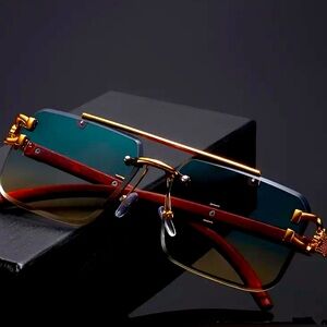 Leopard emblem Vintage Sunglasses